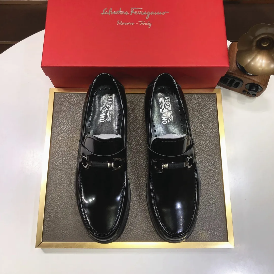 Men's shoes💰480💰[Ferragamo/Ferragamo] The latest model in the counter. Original imported high-quality cowhide with open sides + imported sheepskin lining + original luxury metal buckle + original combination outsole. Comparison without pressure. 38--45 (45 is custom-made and cannot be returned or exchanged)